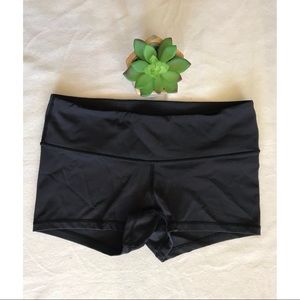LULULEMON SHORT